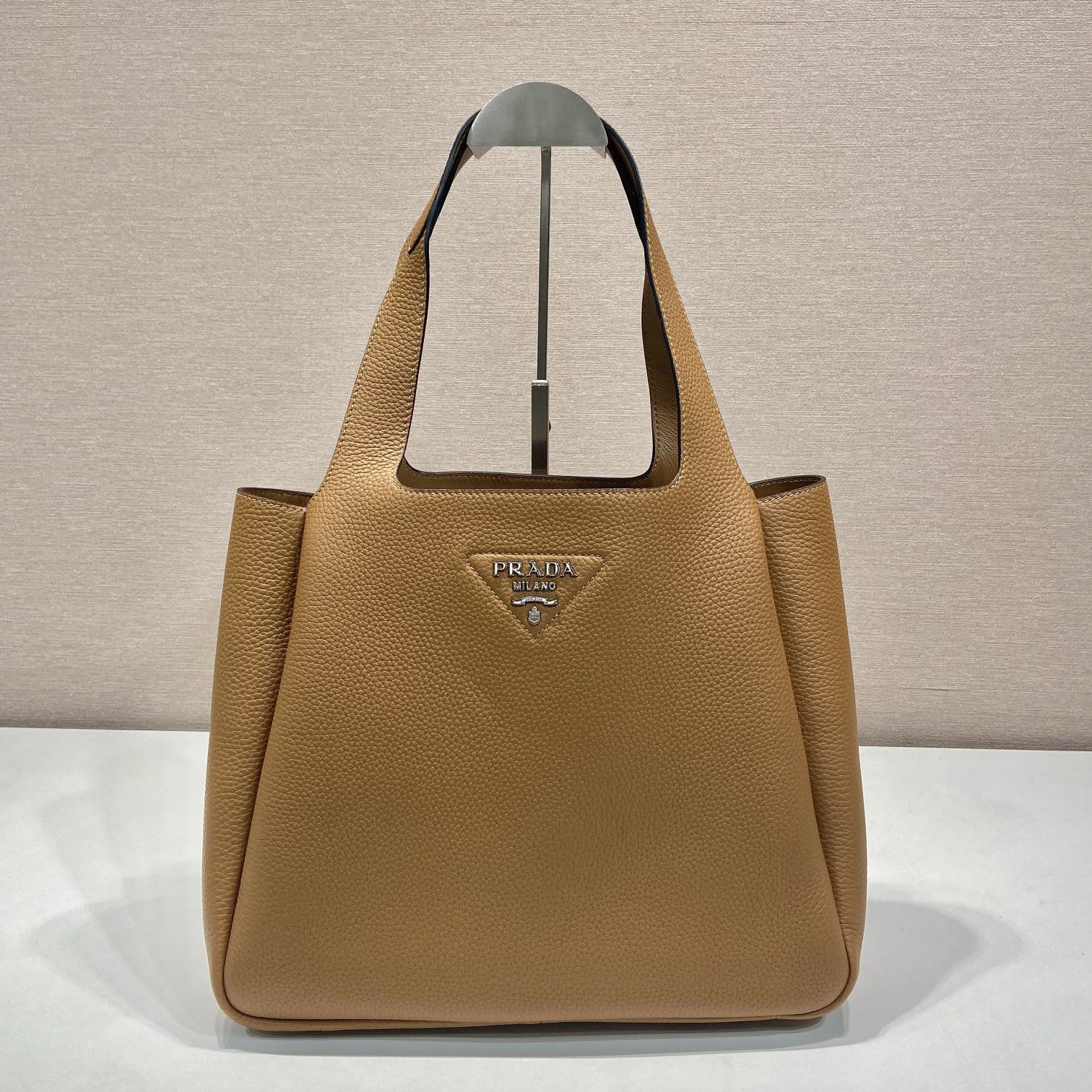 Pra*a bucket bags